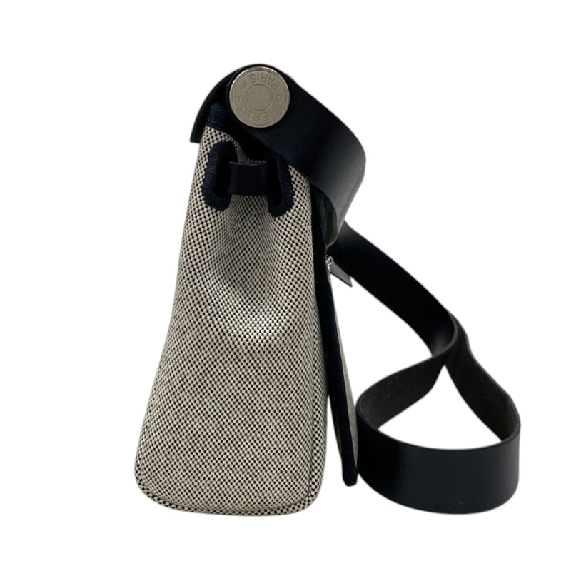 エルメス HERMES エールバッグジップミニ K刻 ブラック×アイボリー シルバー金具 トワル ハンター レディース ショルダーバッグ エルメス HERMES エールバッグジップミニ K刻 ブラック×アイボリー
