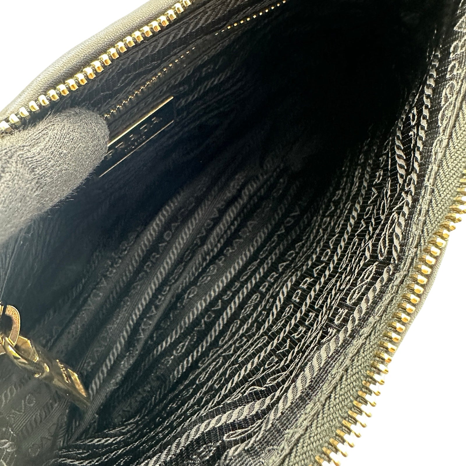 プラダ PRADA ワンショルダー ロゴ金具 ショルダーバッグ【中古】 プラダ PRADA ショルダーバッグ 1BC157 ブラック ゴールド金具 レザー