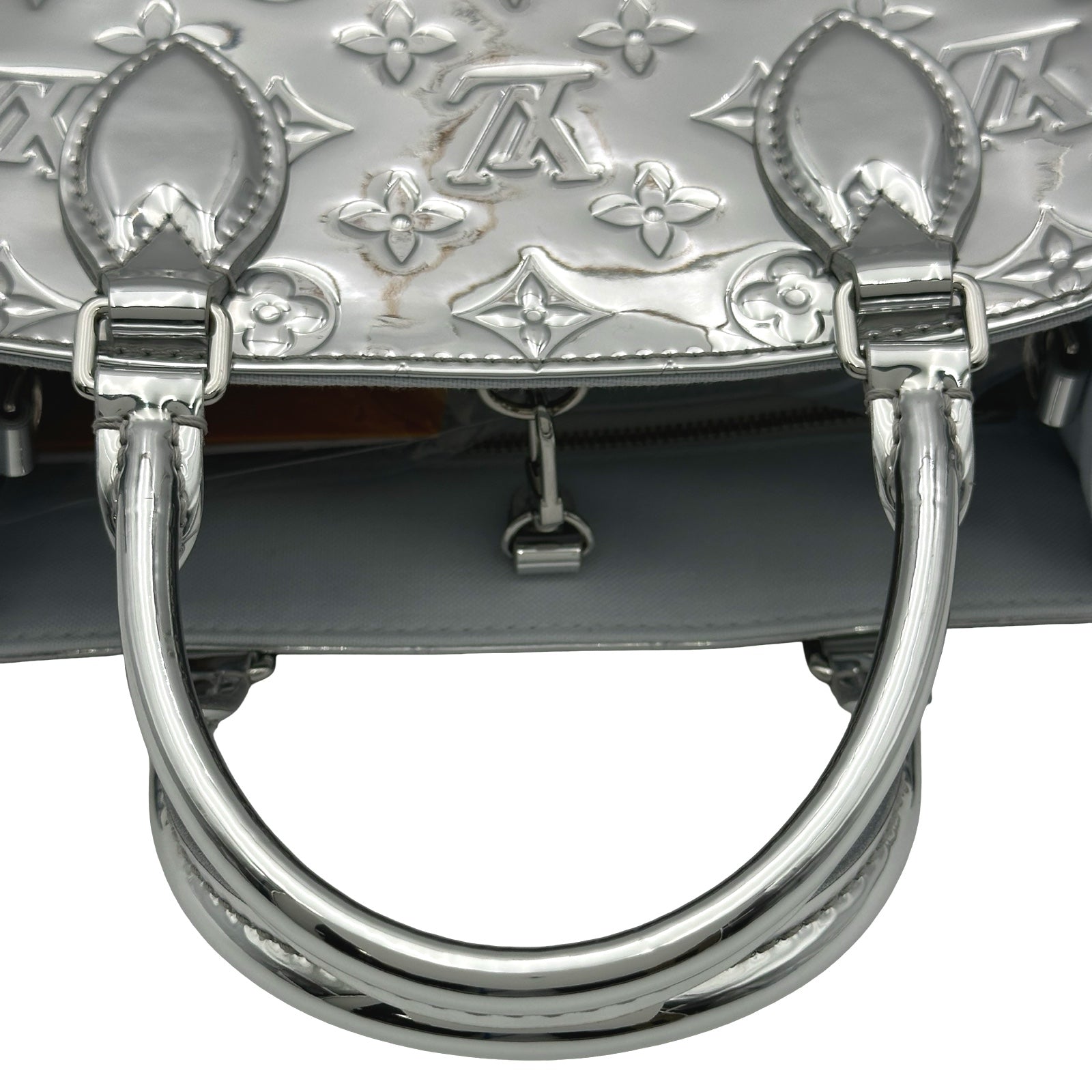 ルイ・ヴィトン LOUIS VUITTON オンザゴーPM M26373 シルバー