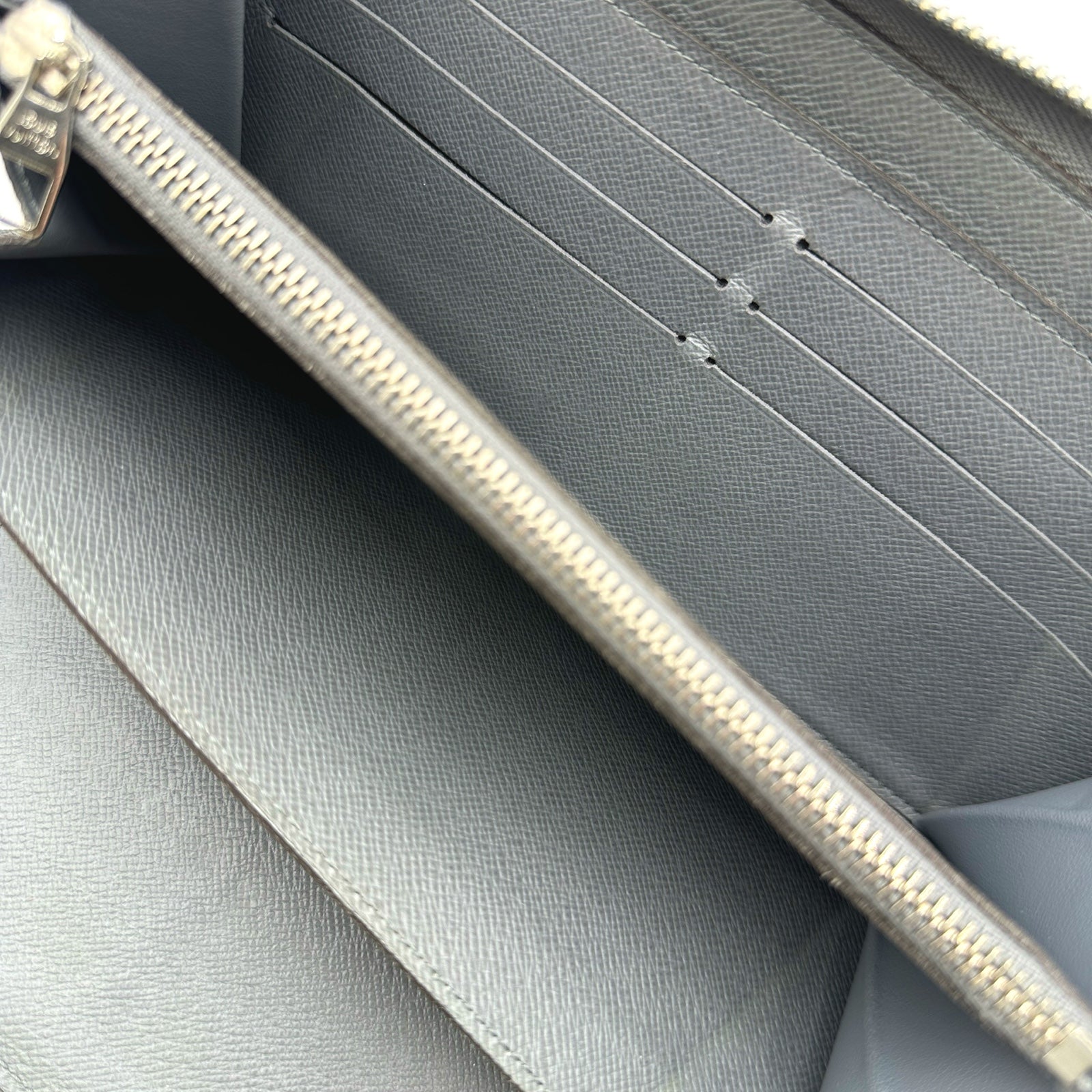 ルイヴィトン タイガ ジッピーオーガナイザー M30517 ルイ・ヴィトン LOUIS VUITTON ジッピー・オーガナイザー M30517