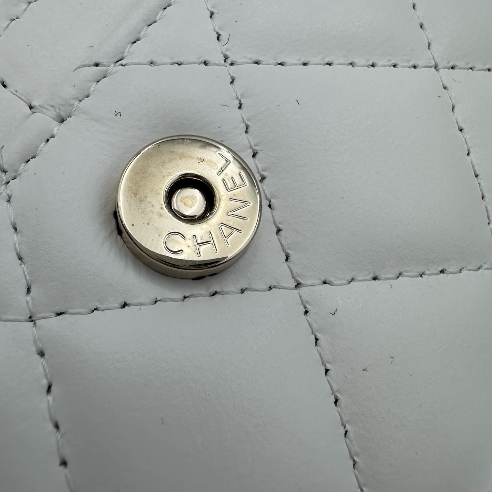 シャネル CHANEL マトラッセフラップ フォンショルダー AP2875 ホワイト ゴールド金具 ラム レディース ショルダーバッグ シャネル CHANEL マトラッセフラップ フォンショルダー AP2875