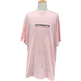ヴェトモン VETEMENTS ロゴ刺繡Tシャツ UE51TR470P ピンク コットン メンズ 半袖Ｔシャツ
