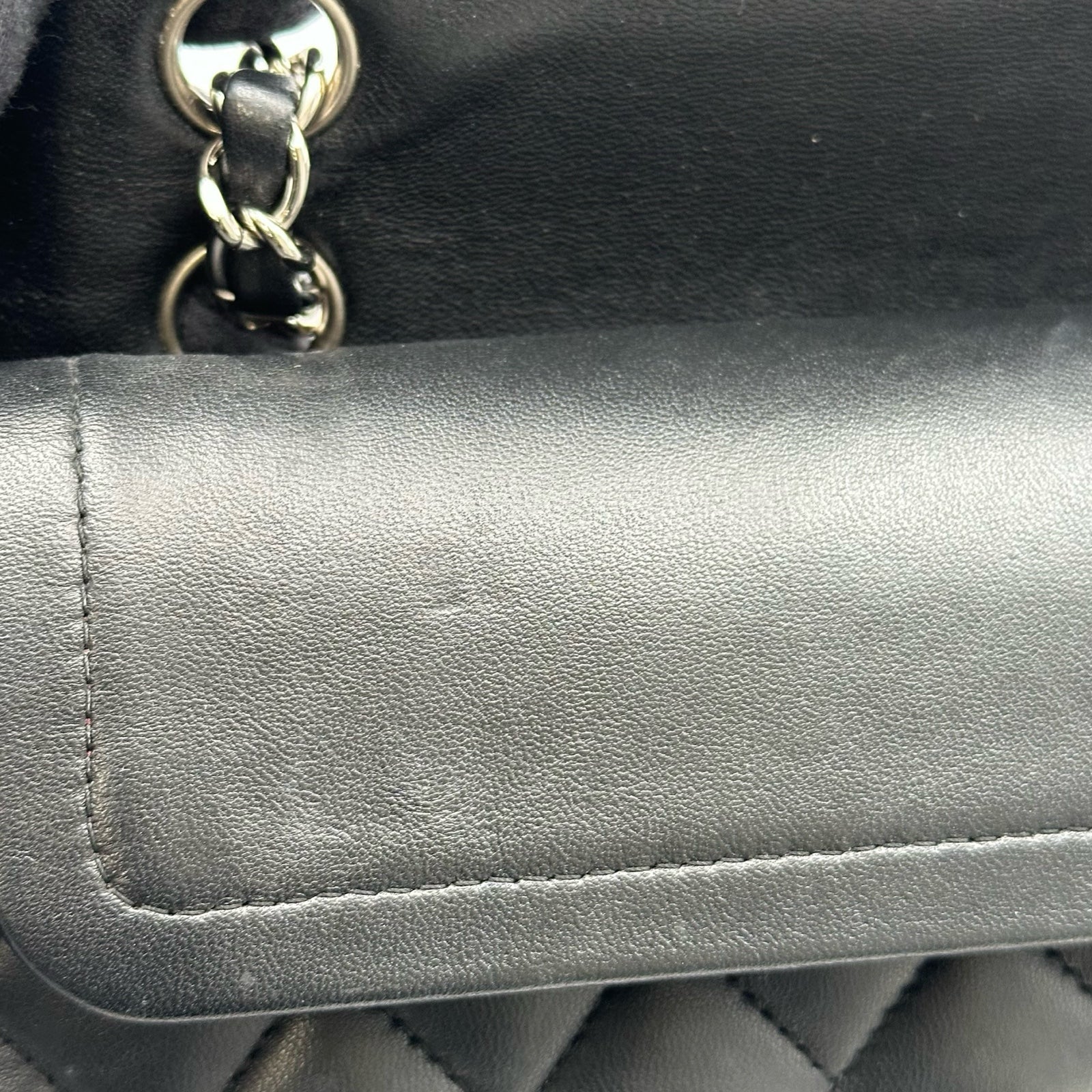シャネル CHANEL マトラッセ 23 A01113 25番台 ブラック シルバー金具