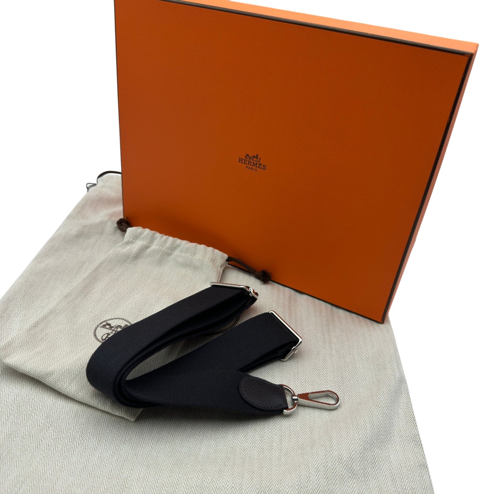 エルメス HERMES エヴリン23 キャバン シルバー金具 トリヨンクレマンス ユニセックス ショルダーバッグ エルメス HERMES エヴリン23 キャバン シルバー金具 トリヨン