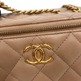 シャネル CHANEL マトラッセヴァニティケース AP3044 キャメル　ゴールド金具 ラムスキン レディース ショルダーバッグ