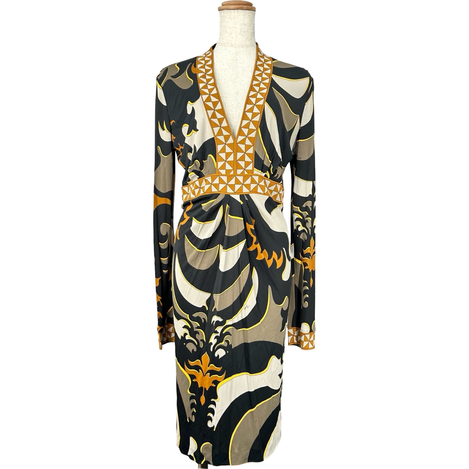 エミリオ・プッチ EMILIO PUCCI 総柄ワンピース 97RG43 ブラック