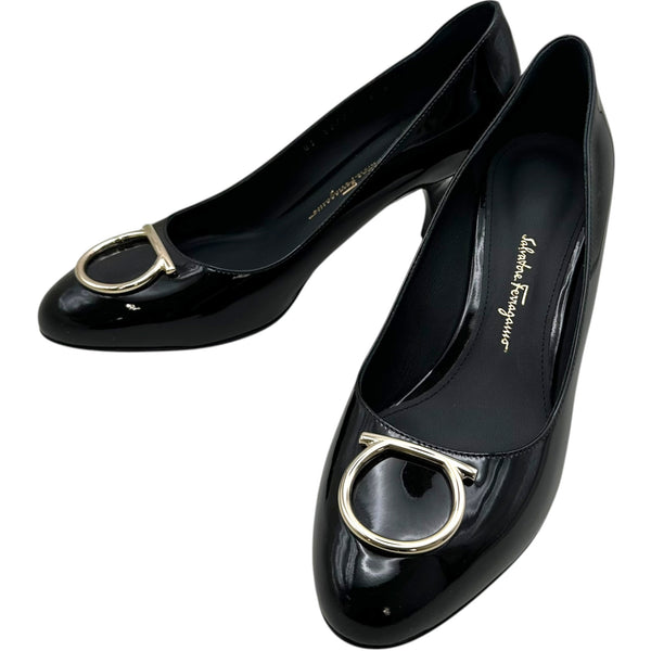着用一回　Salvatore Ferragamo パテント 黒　サンダル　6C サルヴァトーレ・フェラガモ Salvatore Ferragamo ガンチーニロゴ