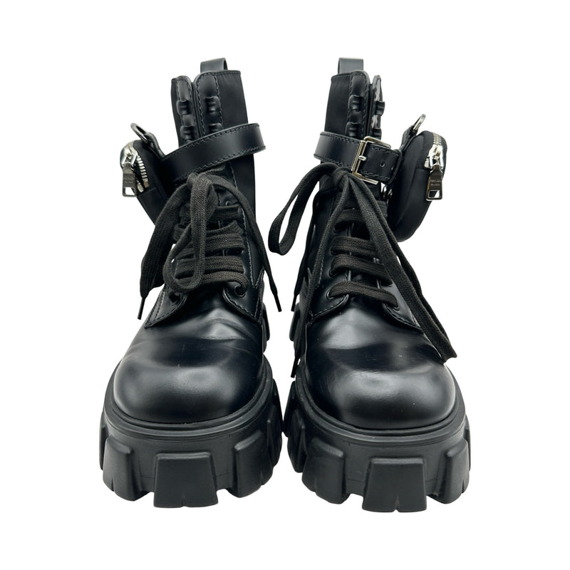 PRADA プラダ モノリス ブーツ プラダ PRADA モノリス ポーチ付ショートブーツ 2UE007 ブラック