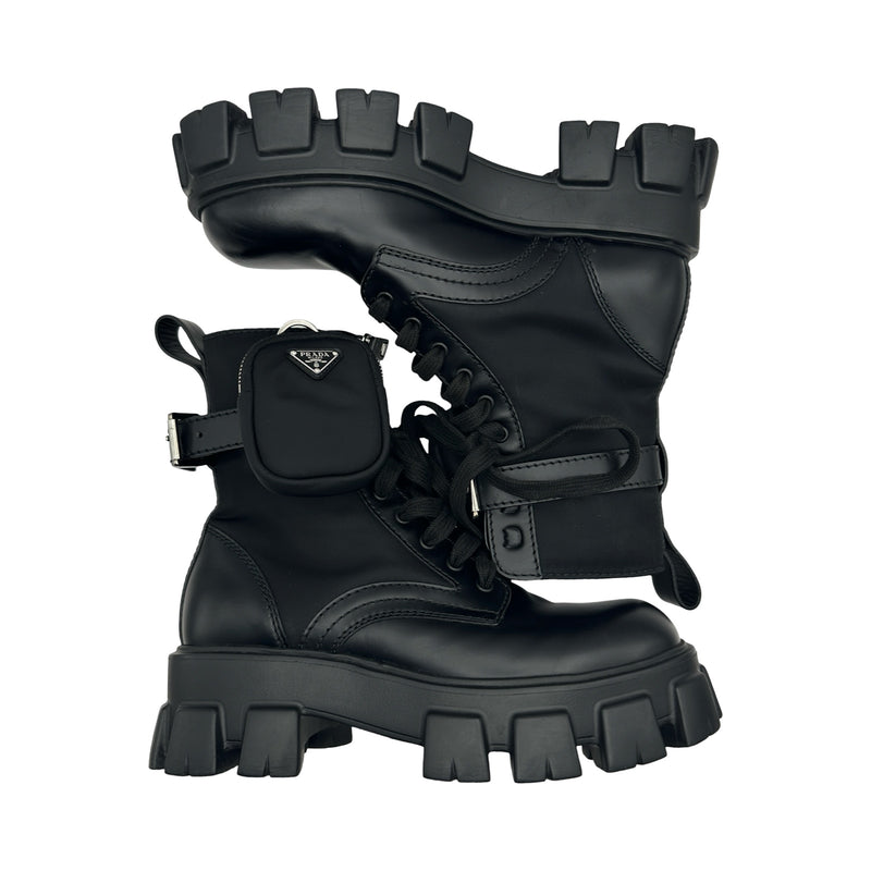 PRADA プラダ レザーショートブーツ 35 美品 箱袋有り プラダ PRADA モノリス ポーチ付ショートブーツ 2UE007 ブラック