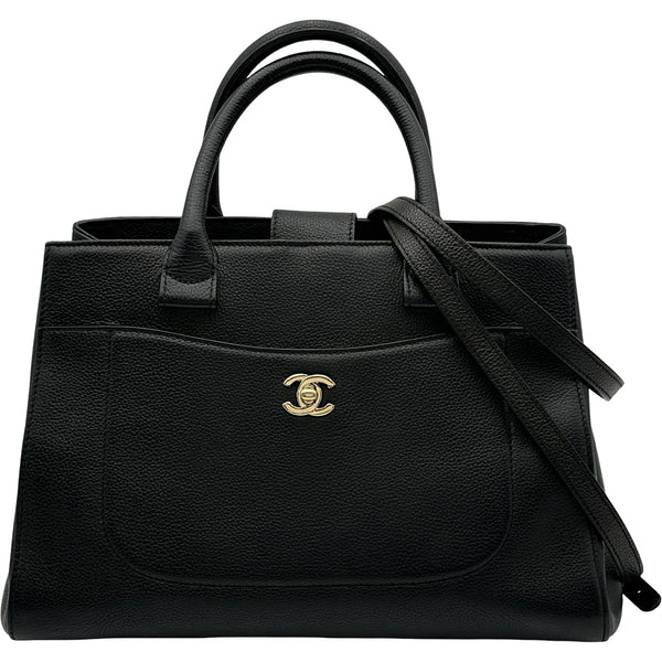 シャネル CHANEL ネオエグゼクティブトート A69930 23番台 ブラック