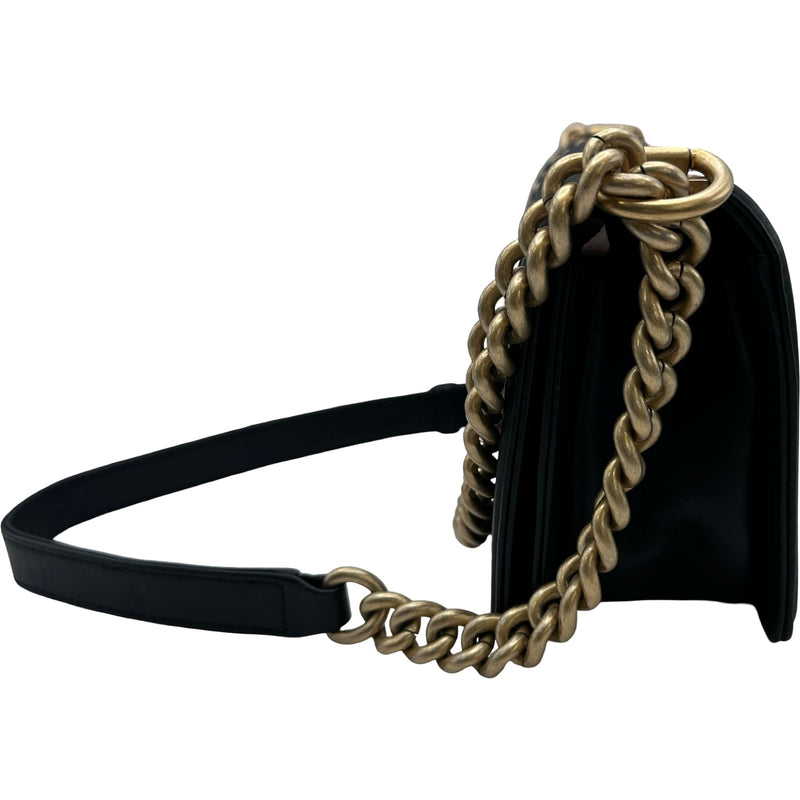 CHANEL(シャネル) ショルダーバッグ美品  ボーイシャネル/マトラッセ A67085 黒 アンティークゴールド金具/チェーンショルダー ラムスキン シャネル CHANEL ボーイシャネル20 A67085 29番台 ブラック×ゴールド
