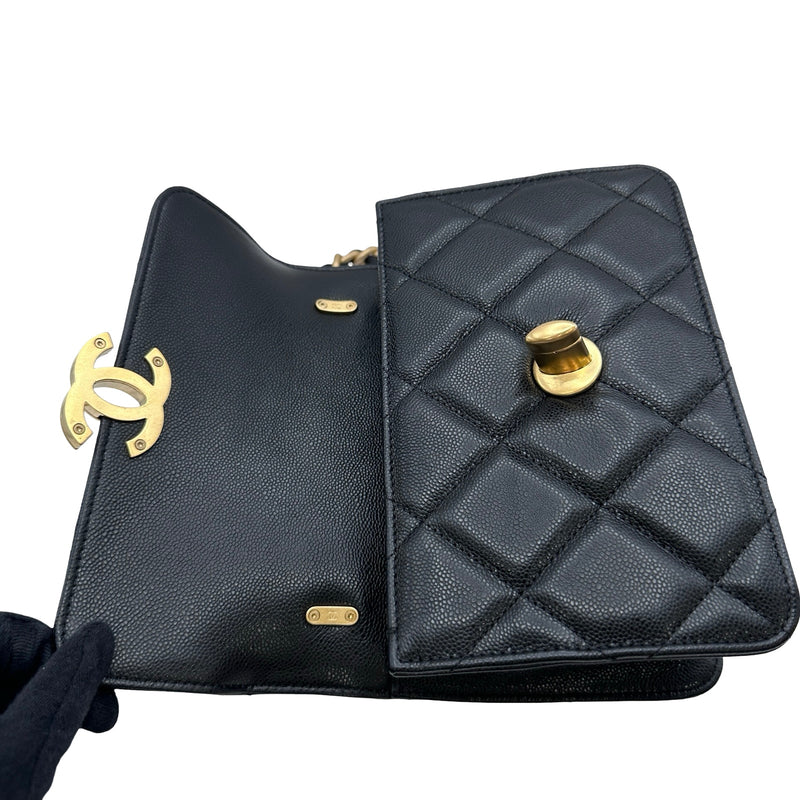 シャネル CHANEL マトラッセ チェーンショルダー ブラック×ゴールド シャネル CHANEL マトラッセ チェーンショルダー ブラック×ゴールド