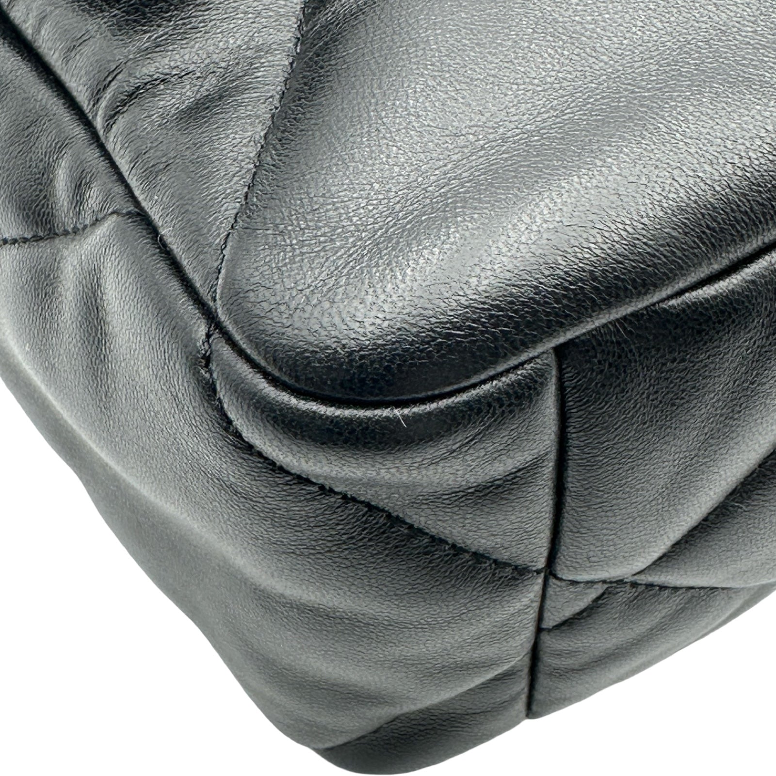 シャネル CHANEL CHANEL19 ラージバッグ AS1161 ブラック ゴールド金具