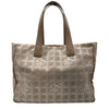 シャネル CHANEL ニュートラベルライントートMM A15991 10番台 ベージュ ナイロンジャガード レディース トートバッグ