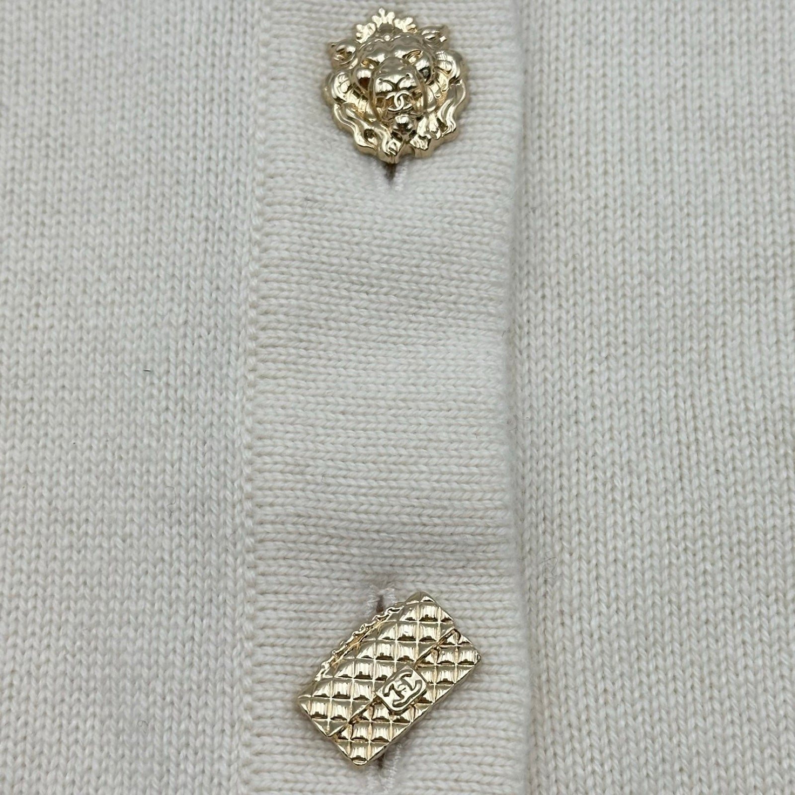シャネル CHANEL アイコンボタンカシミヤニットカーディガン P73483