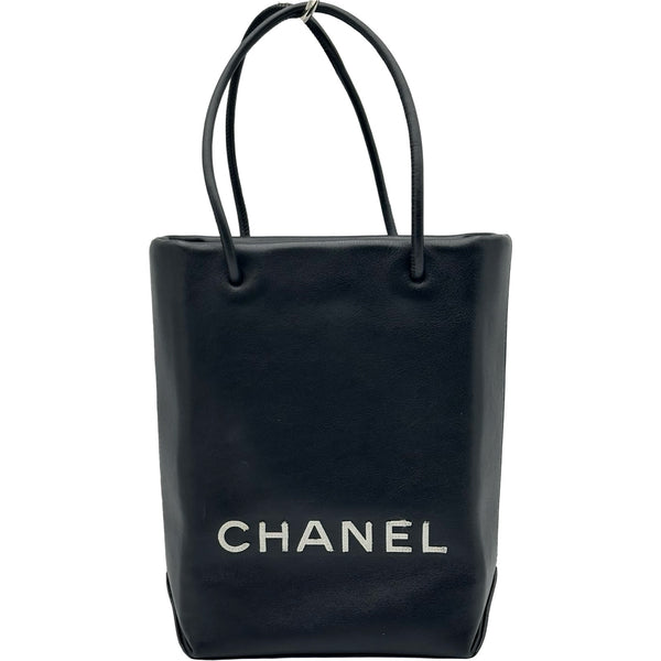 シャネル CHANEL エッセンシャルトート A46880 12番台 ブラック レザー
