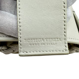 ボッテガ・ヴェネタ BOTTEGA VENETA マキシイントレチャートショルダーバッグ ホワイト レザー レディース ショルダーバッグ