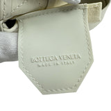 ボッテガ・ヴェネタ BOTTEGA VENETA スモールカセットショルダーバッグ 717587 ホワイト シルバー金具 レザー レディース ショルダーバッグ