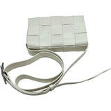 ボッテガ・ヴェネタ BOTTEGA VENETA スモールカセットショルダーバッグ 717587 ホワイト シルバー金具 レザー レディース ショルダーバッグ
