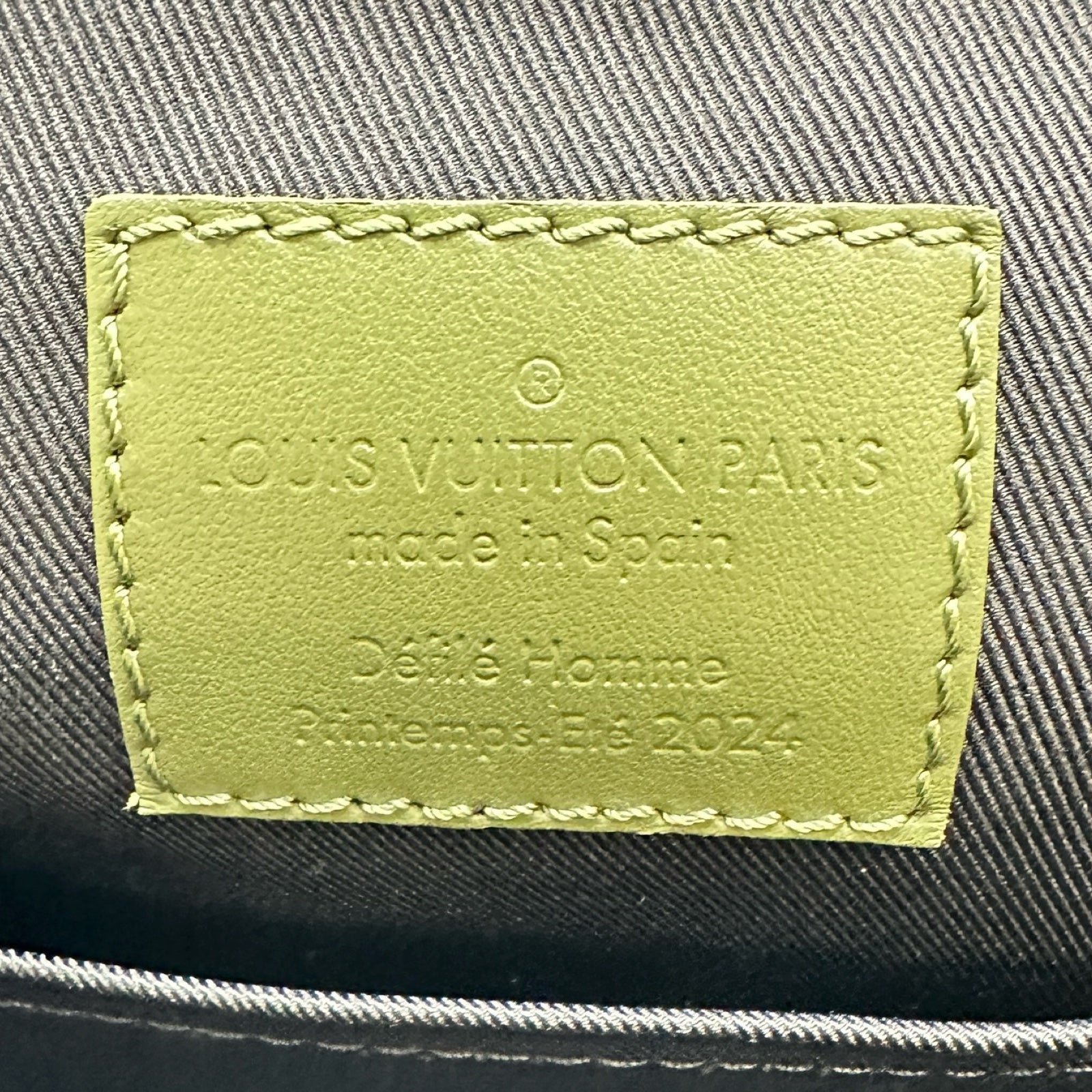 ルイ・ヴィトン LOUIS VUITTON トレイルメッセンジャー M24449 カーキ