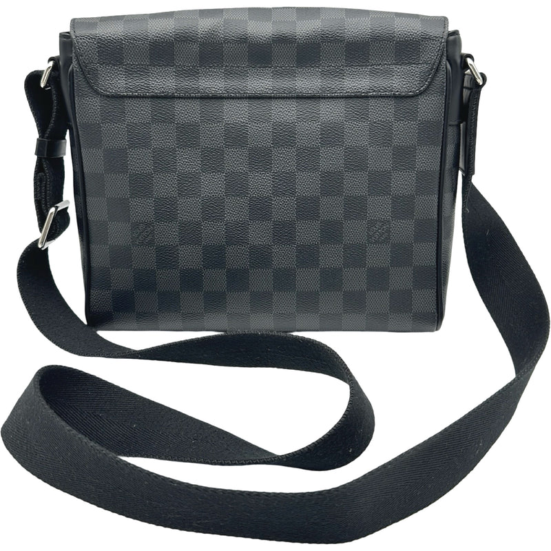 ルイ・ヴィトン LOUIS VUITTON ディストリクトPM N41028 ブラック