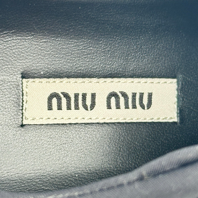【美品】miu miu ミュウミュウ スニーカー ローカット ロゴ文字 ミュウミュウ miu miu ロゴグリッターローカットスニーカー シルバー