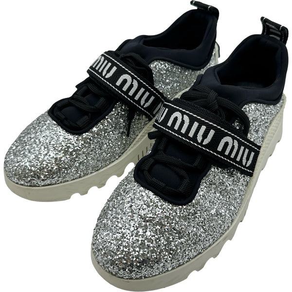 ミュウミュウ miu miu ロゴグリッターローカットスニーカー シルバー