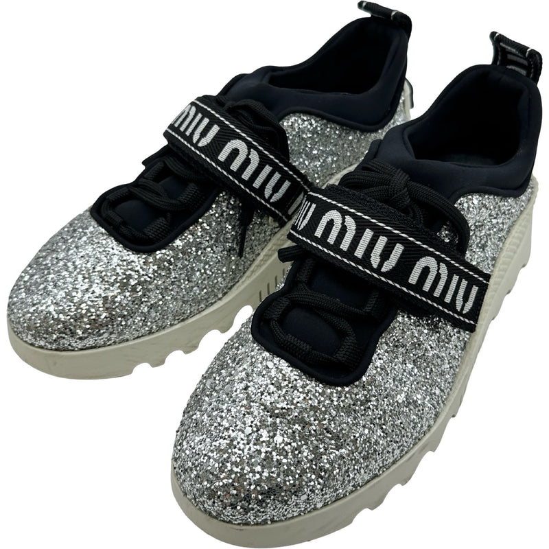 ミュウミュウ miu miu ロゴグリッターローカットスニーカー シルバー