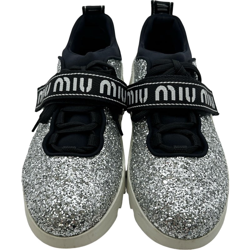 ミュウミュウ miu miu ロゴグリッターローカットスニーカー シルバー