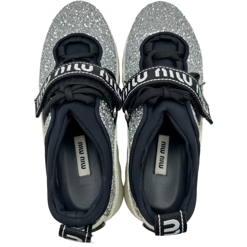 ミュウミュウ miu miu ロゴグリッターローカットスニーカー シルバー