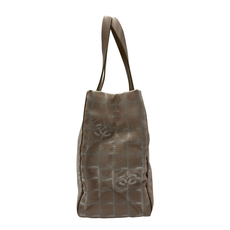 シャネル CHANEL ニュートラベルライントートMM A15991 8番台 ベージュ