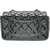 シャネル CHANEL ミニマトラッセ20 A69900 17番台 ブラック エナメル レディース ショルダーバッグ