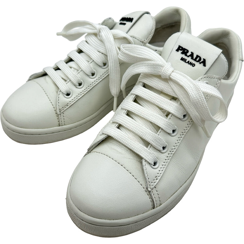 PRADA　スニーカー　レザー　ホワイト　ローカット　25センチ プラダ PRADA ロゴローカットスニーカー 2EG400 ホワイト レザー