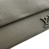 ルイ・ヴィトン LOUIS VUITTON アエログラム パイロット・ウェアラブル ウォレット M83560 カーキ カウハイドレザー メンズ ショルダーバッグ