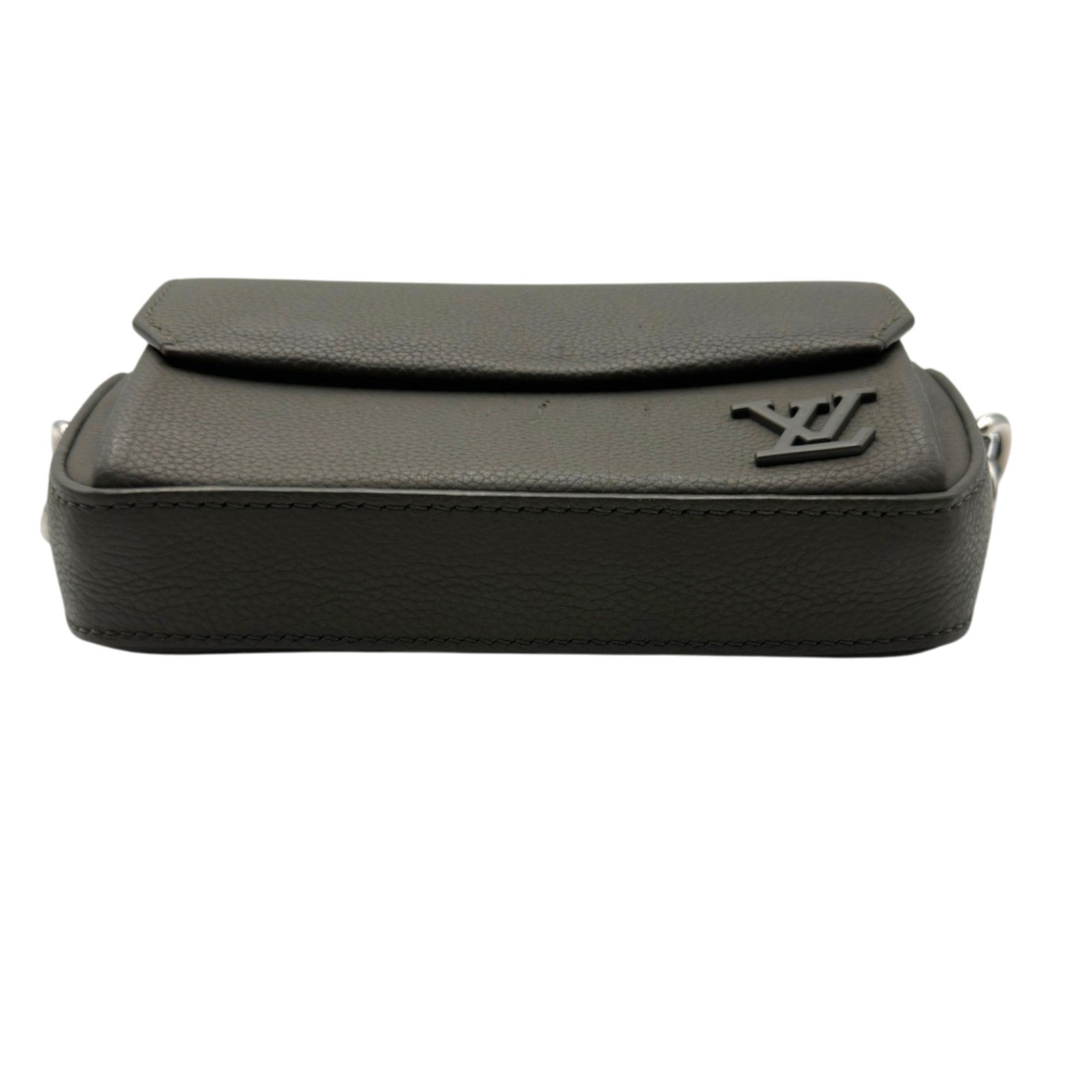 ルイ・ヴィトン LOUIS VUITTON アエログラム パイロット・ウェアラブル ウォレット M83560 カーキ カウハイドレザー メンズ ショルダーバッグ ルイ・ヴィトン LOUIS VUITTON アエログラム パイロット・ウェアラブル