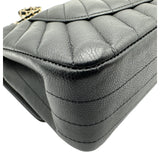 シャネル CHANEL マトラッセ25 Vステッチ A01112 31番台 ブラック ゴールド金具 キャビアスキン レディース ショルダーバッグ