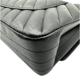 シャネル CHANEL マトラッセ25 Vステッチ A01112 31番台 ブラック ゴールド金具 キャビアスキン レディース ショルダーバッグ