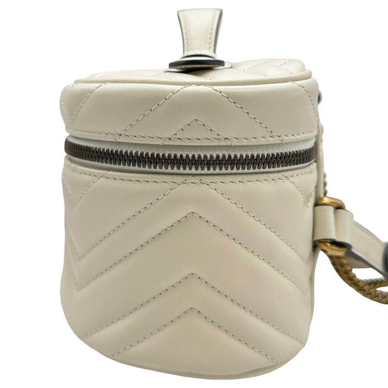 GUCCI オフホワイトGGマーモント　リュック　ショルダー グッチ GUCCI GGマーモント2WAYショルダー 598594 ホワイト レザー