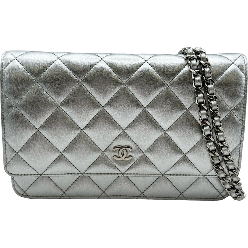 CHANELノベルティ チェーンウォレット　バック シルバー シャネル CHANEL マトラッセチェーンウォレット AP0250 15番台