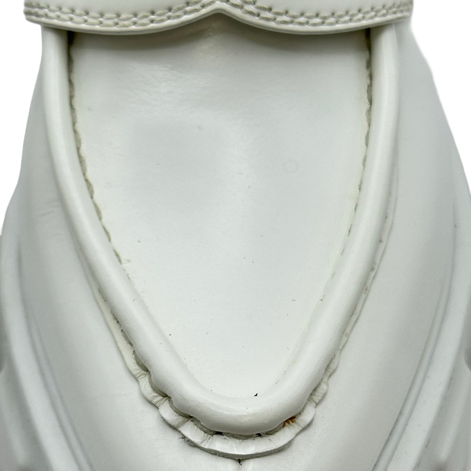プラダ PRADA モノリス トライアングルロゴローファー ホワイト レザー