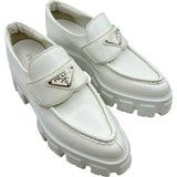 プラダ PRADA モノリス トライアングルロゴローファー ホワイト レザー レディース ローファー