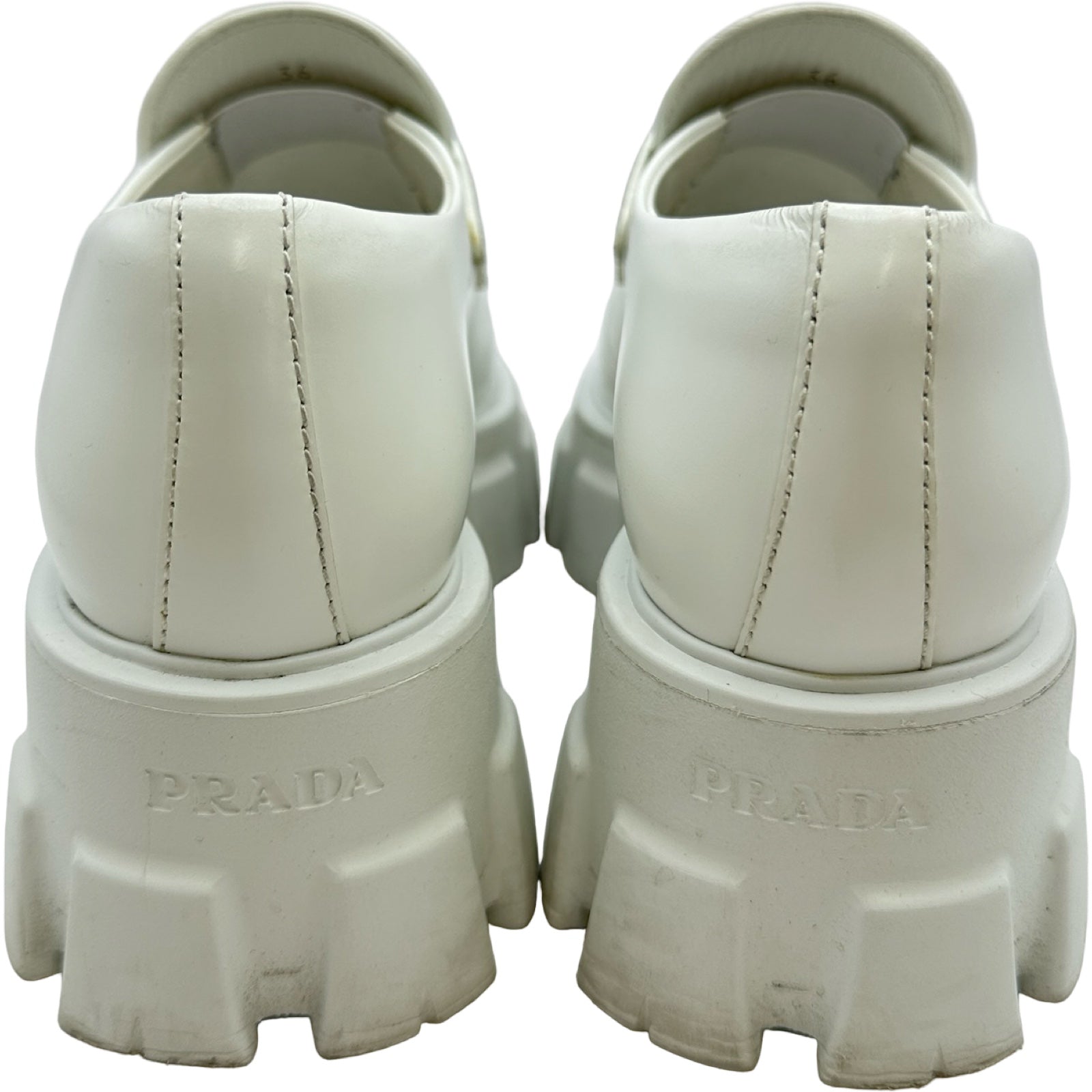 プラダ PRADA モノリス トライアングルロゴローファー ホワイト レザー