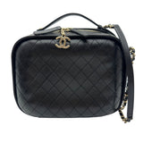 シャネル CHANEL マトラッセ カメラバッグ A11977 2番台 ブラック カーフ レディース ショルダーバッグ