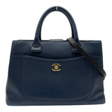 シャネル CHANEL ネオエグゼクティブトート A69930 24番台 ネイビー/ブラック シルバー金具 カーフスキン レディース ショルダーバッグ