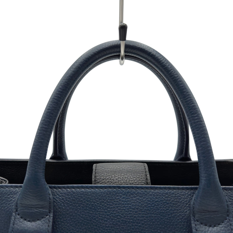 シャネル CHANEL ネオエグゼクティブトート A69930 24番台 ネイビー