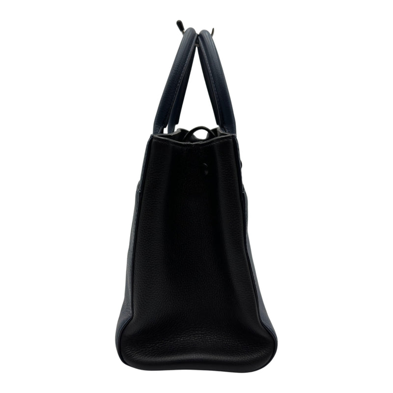 シャネル CHANEL ネオエグゼクティブトート A69930 24番台 ネイビー