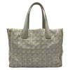 シャネル CHANEL ニュートラベルライントートMM A15991 10番台 シルバー ナイロンジャガード/レザー レディース トートバッグ