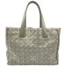 シャネル CHANEL ニュートラベルライントートMM A15991 10番台 シルバー ナイロンジャガード/レザー レディース トートバッグ