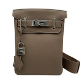 エルメス HERMES ケリーアッカドPM W刻 エトゥープ シルバー金具 トゴ メンズ ボディバッグ