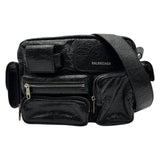 バレンシアガ BALENCIAGA スーパービジーカメラバッグ 829068 ブラック レザー メンズ ショルダーバッグ